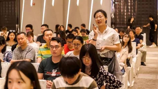 WST美女导师搞笑视频_德州扑克视频教学_德州扑克教学